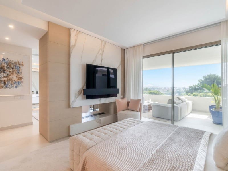 4 sypialnia Willa na sprzedaż w Nueva Andalucia z basenem - 4 495 000 € (Ref: 9576527)