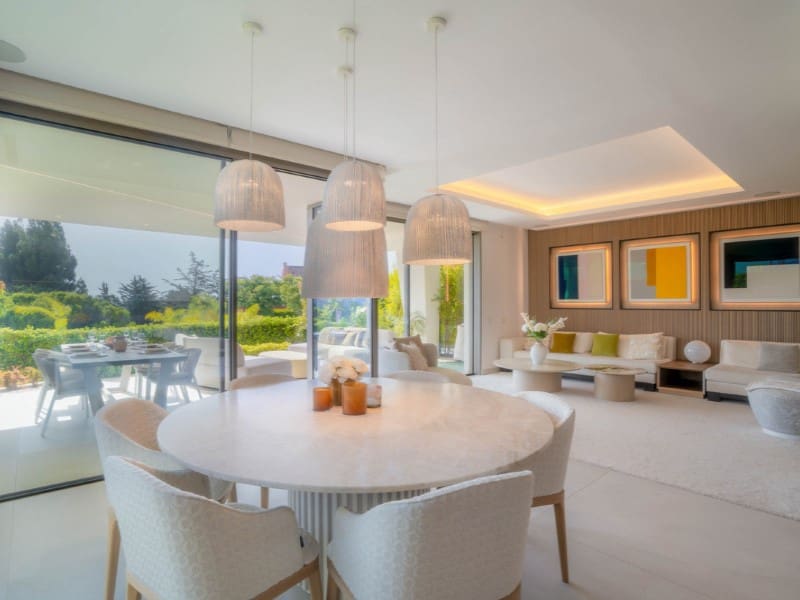 4 sypialnia Willa na sprzedaż w Nueva Andalucia z basenem - 4 495 000 € (Ref: 9576527)