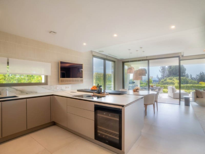 4 sypialnia Willa na sprzedaż w Nueva Andalucia z basenem - 4 495 000 € (Ref: 9576527)