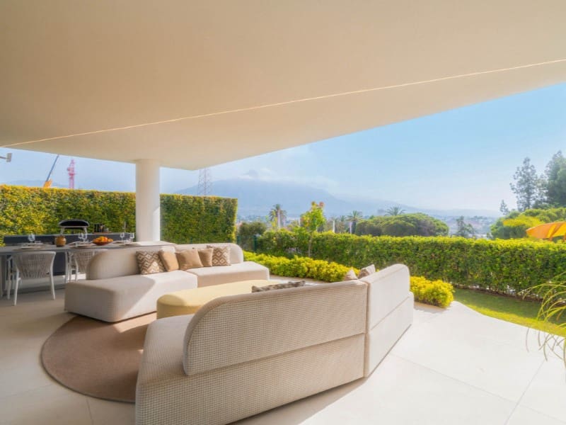 4 sypialnia Willa na sprzedaż w Nueva Andalucia z basenem - 4 495 000 € (Ref: 9576527)