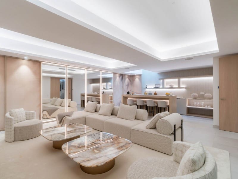 4 sypialnia Willa na sprzedaż w Nueva Andalucia z basenem - 4 495 000 € (Ref: 9576527)