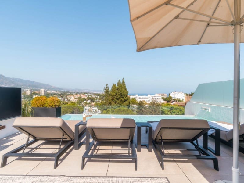 4 sypialnia Willa na sprzedaż w Nueva Andalucia z basenem - 4 495 000 € (Ref: 9576527)