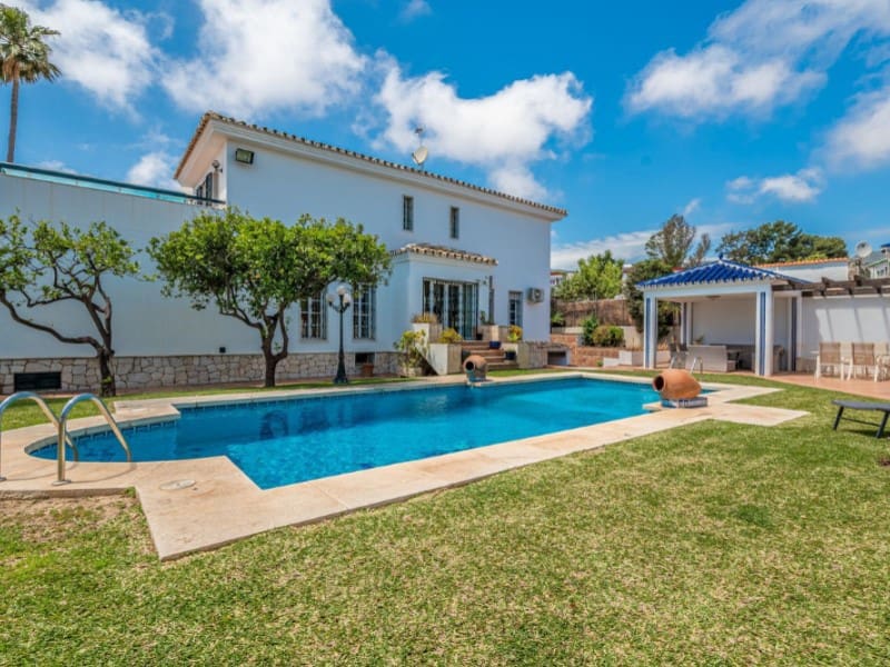 4 makuuhuone Huvila myytävänä paikassa Benalmadena mukana uima-altaan - 2 850 000 € (Ref: 9578716)