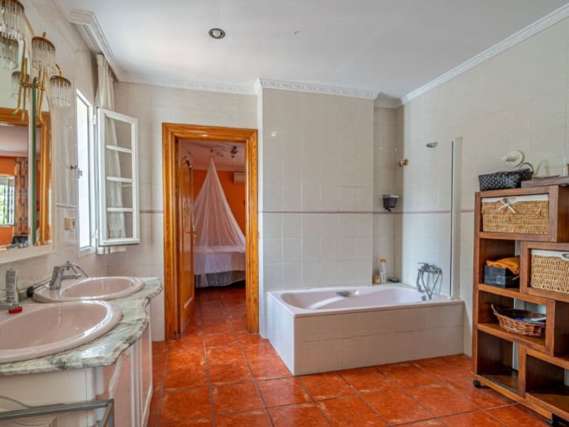 4 makuuhuone Huvila myytävänä paikassa Benalmadena mukana uima-altaan - 2 850 000 € (Ref: 9578716)