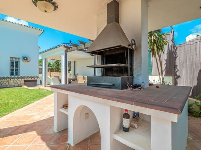 4 makuuhuone Huvila myytävänä paikassa Benalmádena pueblo, Benalmádena mukana uima-altaan - 2 850 000 € (Ref: 9578716)