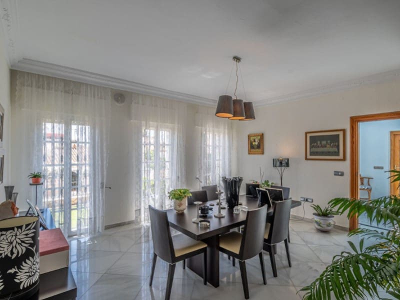 4 makuuhuone Huvila myytävänä paikassa Benalmadena mukana uima-altaan - 2 850 000 € (Ref: 9578716)