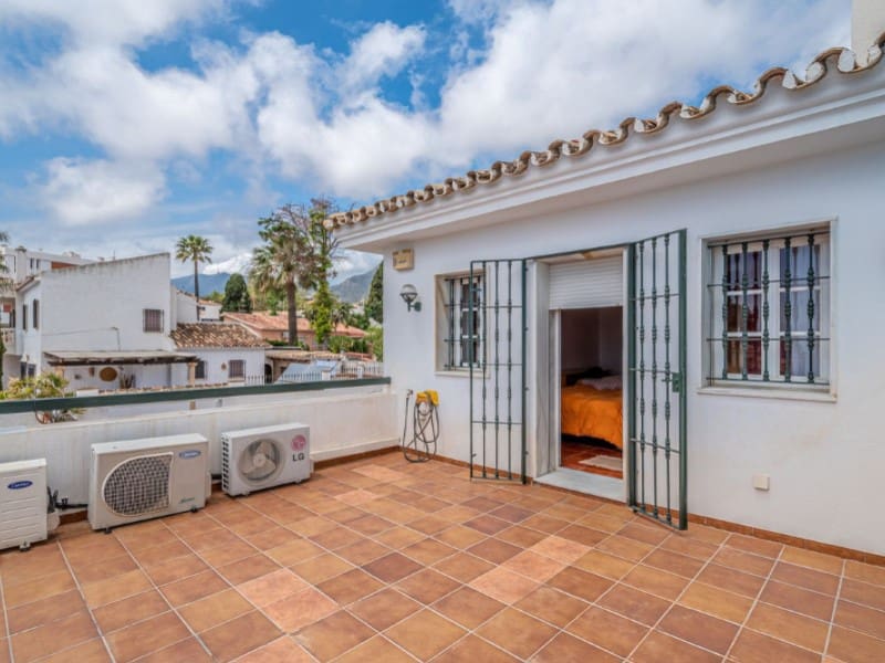 4 makuuhuone Huvila myytävänä paikassa Benalmadena mukana uima-altaan - 2 850 000 € (Ref: 9578716)