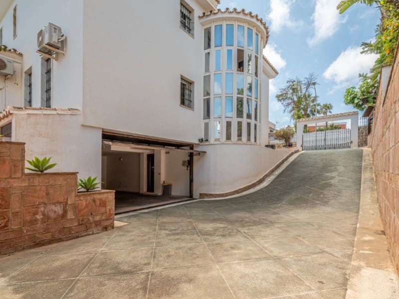 4 makuuhuone Huvila myytävänä paikassa Benalmadena mukana uima-altaan - 2 850 000 € (Ref: 9578716)