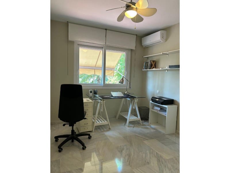 4 slaapkamer Villa te koop in El Paraiso met zwembad - € 700.000 (Ref: 9578720)