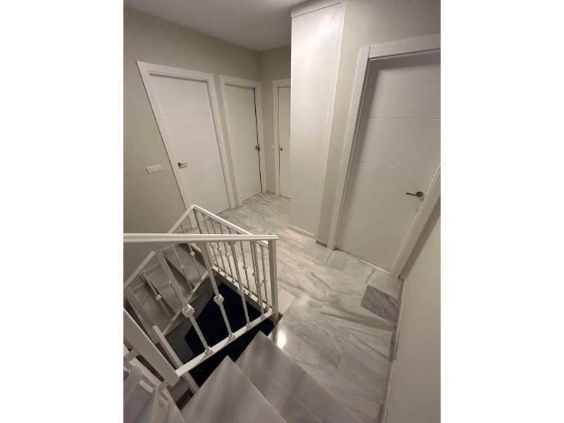 4 slaapkamer Villa te koop in El Paraiso met zwembad - € 700.000 (Ref: 9578720)