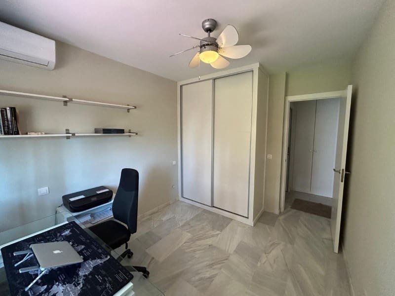 4 slaapkamer Villa te koop in El Paraiso met zwembad - € 700.000 (Ref: 9578720)