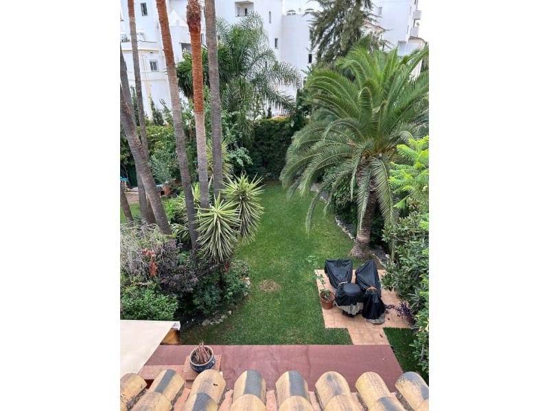 4 slaapkamer Villa te koop in El Paraiso met zwembad - € 700.000 (Ref: 9578720)