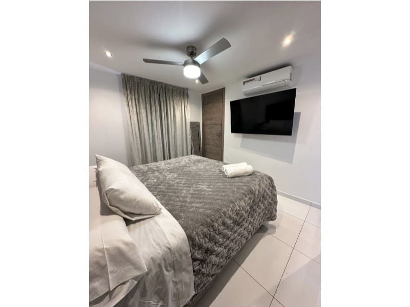 2 bedroom Apartment for sale in Marbella - € 1,650,000 (Ref: 9578721)