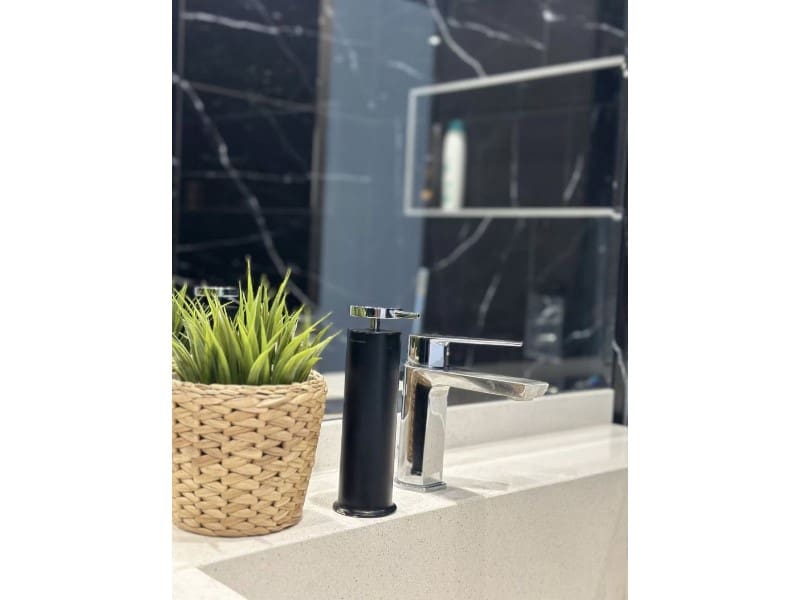 2 bedroom Apartment for sale in Marbella - € 1,650,000 (Ref: 9578721)