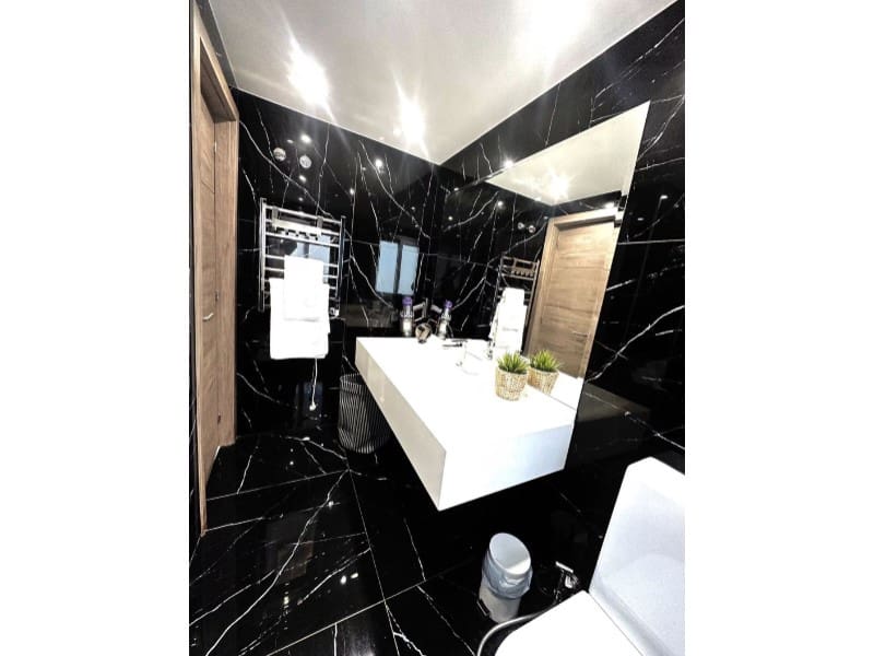 2 bedroom Apartment for sale in Marbella - € 1,650,000 (Ref: 9578721)