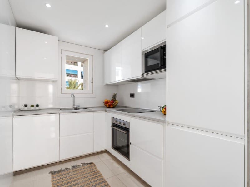 3 slaapkamer Appartement te koop in Puerto Banus met garage - € 595.000 (Ref: 9578722)