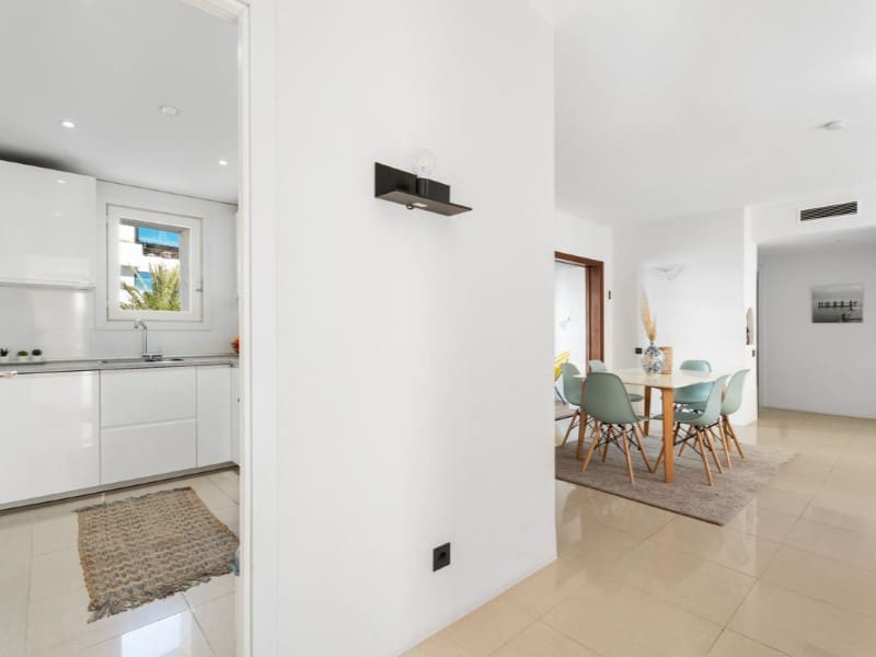 3 slaapkamer Appartement te koop in Puerto Banus met garage - € 595.000 (Ref: 9578722)