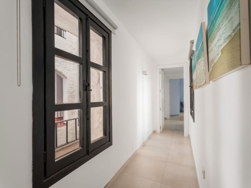 3 slaapkamer Appartement te koop in Puerto Banus - € 750.000 (Ref: 9578723)