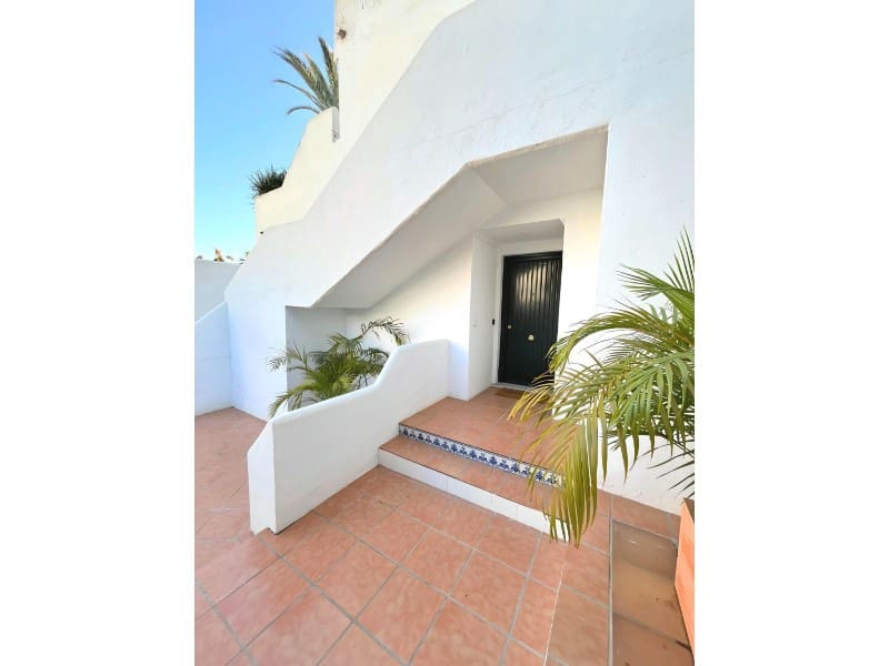 Apartamento de 3 habitaciones en Nueva Andalucia en venta con piscina - 849.000 € (Ref: 9578724)