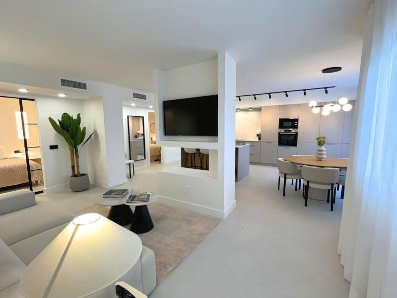 Apartamento de 3 habitaciones en Nueva Andalucia en venta con piscina - 849.000 € (Ref: 9578724)