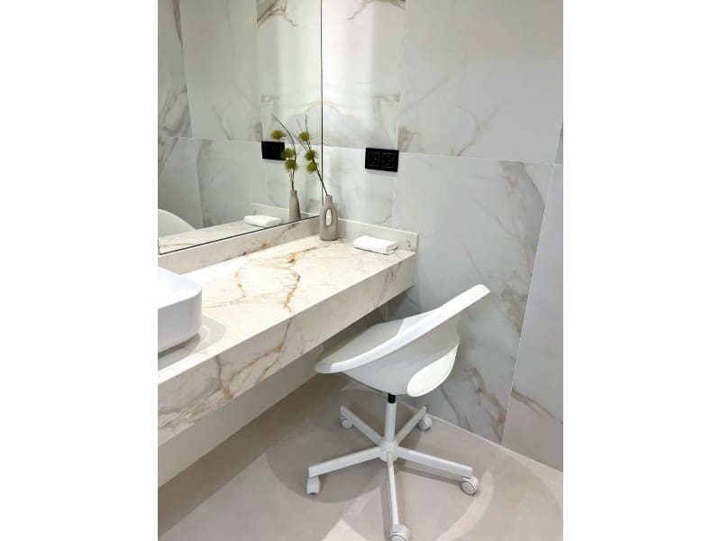 Apartamento de 3 habitaciones en Nueva Andalucia en venta con piscina - 849.000 € (Ref: 9578724)