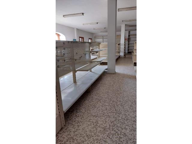 Commercieel te koop in Puerto de Estepona, Estepona - € 1.936.000 (Ref: 9578725)