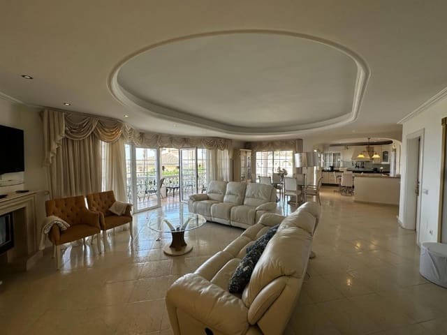10 bedroom Villa for sale in Centro, Mijas - € 1,350,000 (Ref: 9578727)