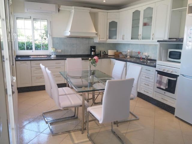 10 bedroom Villa for sale in Centro, Mijas - € 1,350,000 (Ref: 9578727)