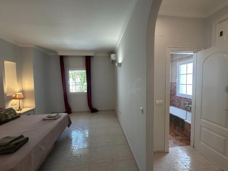 10 soverom Villa til salgs i Las Lagunas de Mijas - € 1 350 000 (Ref: 9578727)