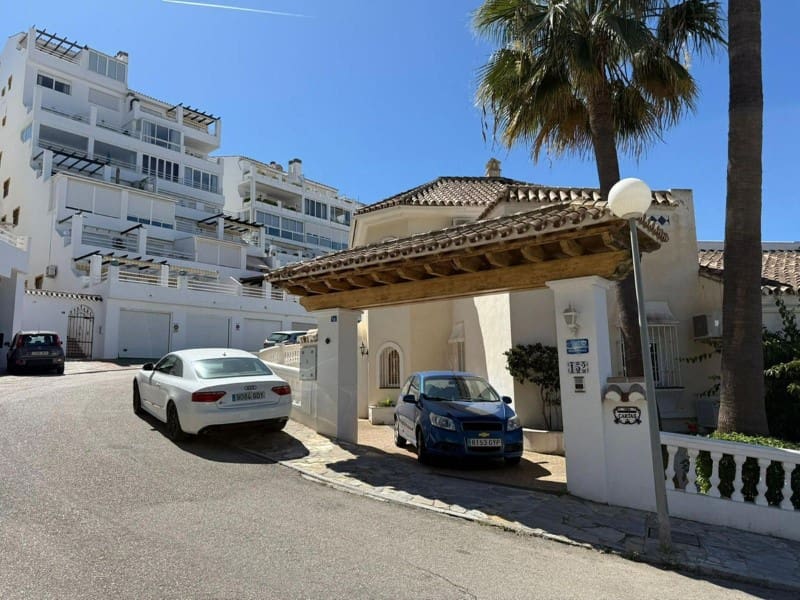 10 soverom Villa til salgs i Las Lagunas de Mijas - € 1 350 000 (Ref: 9578727)