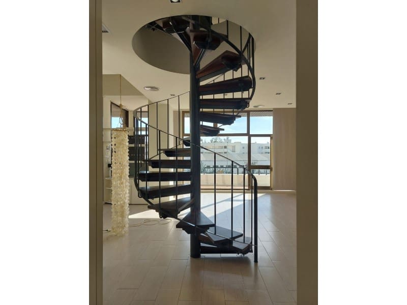 Comercial para venda em San Pedro de Alcantara - 520 000 € (Ref: 9578729)