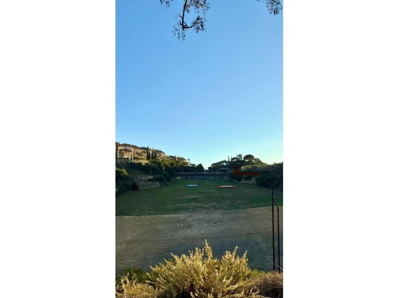 Rakentamaton maa myytävänä paikassa Elviria - 600 000 € (Ref: 9578731)