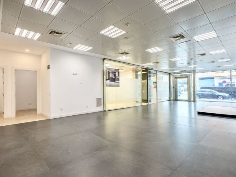 Kommersiell till salu i Las Lagunas de Mijas - 590 000 € (Ref: 9578733)