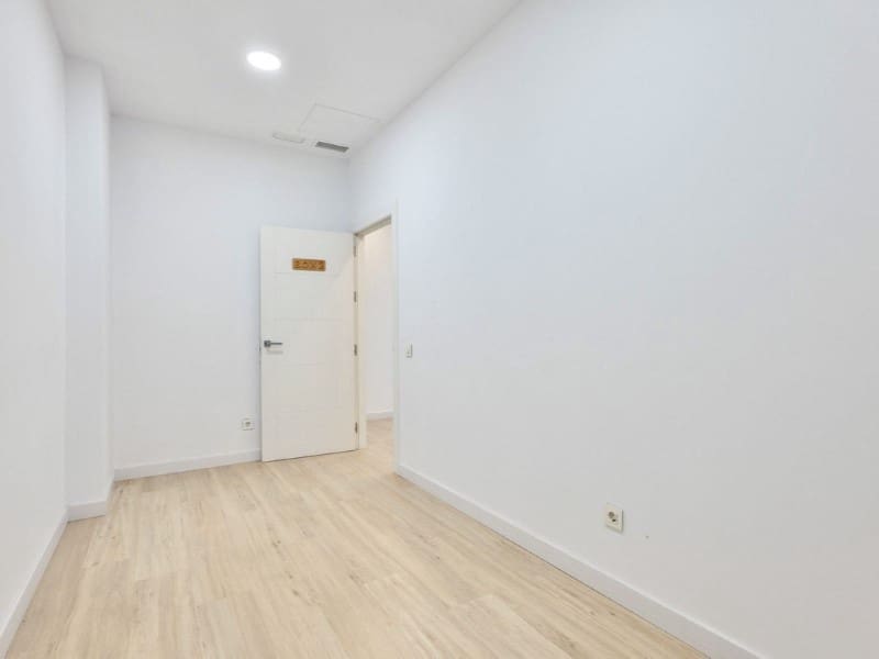 Kommersiell till salu i Las Lagunas de Mijas - 590 000 € (Ref: 9578733)