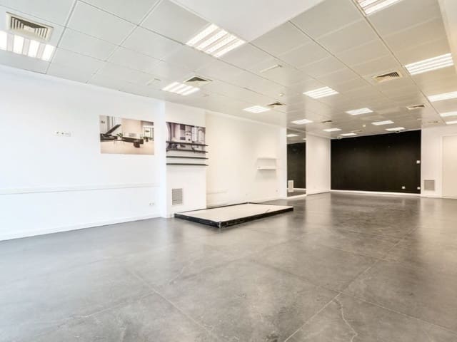 Gewerbe zu verkaufen in Los Árboles, Mijas - 590.000 € (Ref: 9578733)