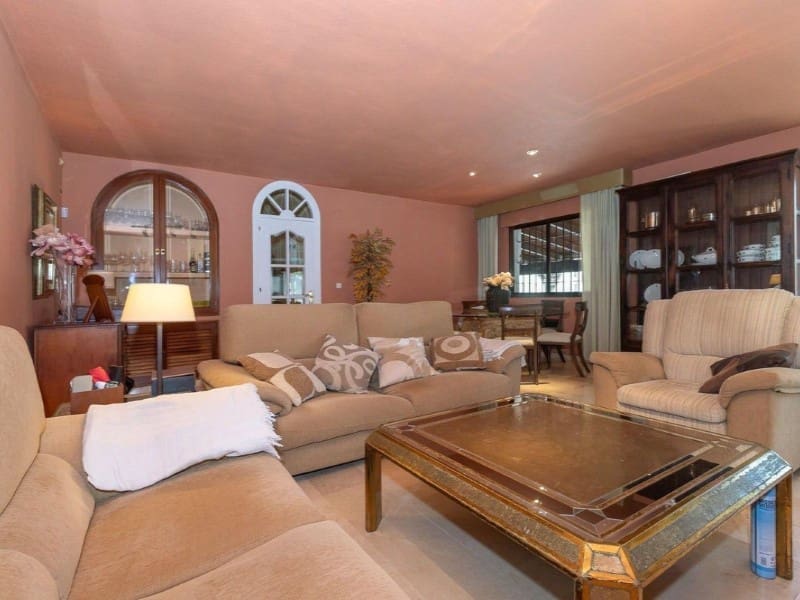 4 soverom Kjedet enebolig til salgs i Estepona med svømmebasseng - € 1 012 500 (Ref: 9578734)