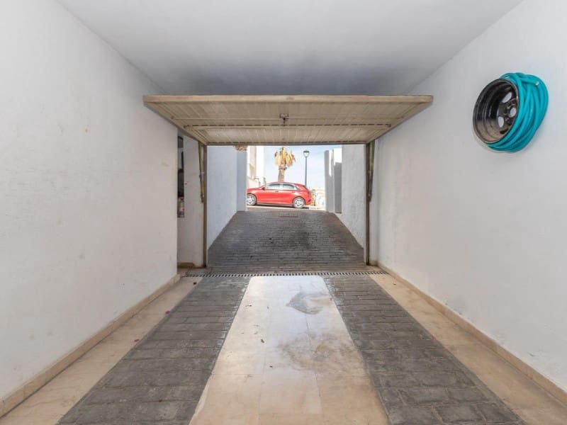 4 soverom Kjedet enebolig til salgs i Estepona med svømmebasseng - € 1 012 500 (Ref: 9578734)