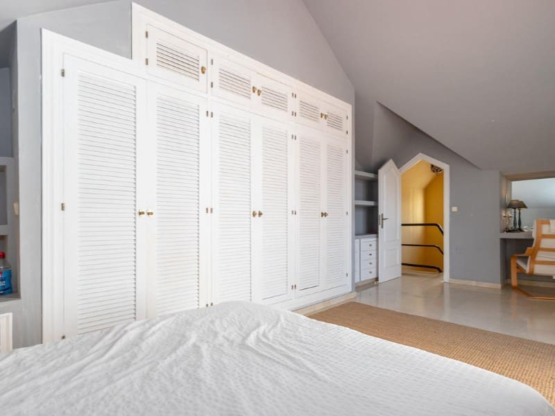 4 soverom Kjedet enebolig til salgs i Estepona med svømmebasseng - € 1 012 500 (Ref: 9578734)