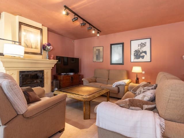 4 makuuhuone Paritalo myytävänä paikassa Seghers, Estepona mukana uima-altaan - 1 012 500 € (Ref: 9578734)