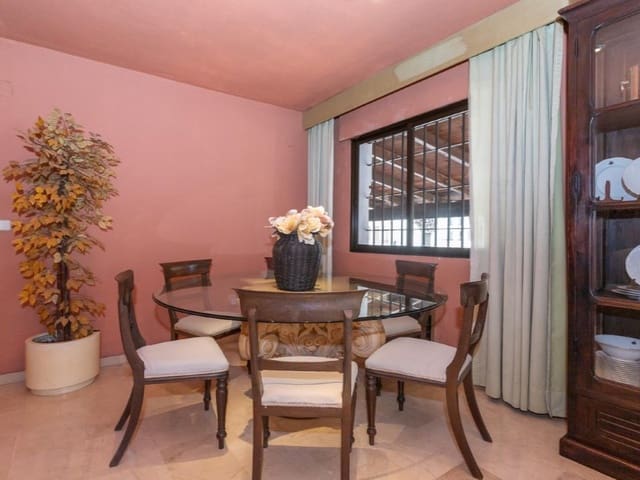 4 makuuhuone Paritalo myytävänä paikassa Seghers, Estepona mukana uima-altaan - 1 012 500 € (Ref: 9578734)