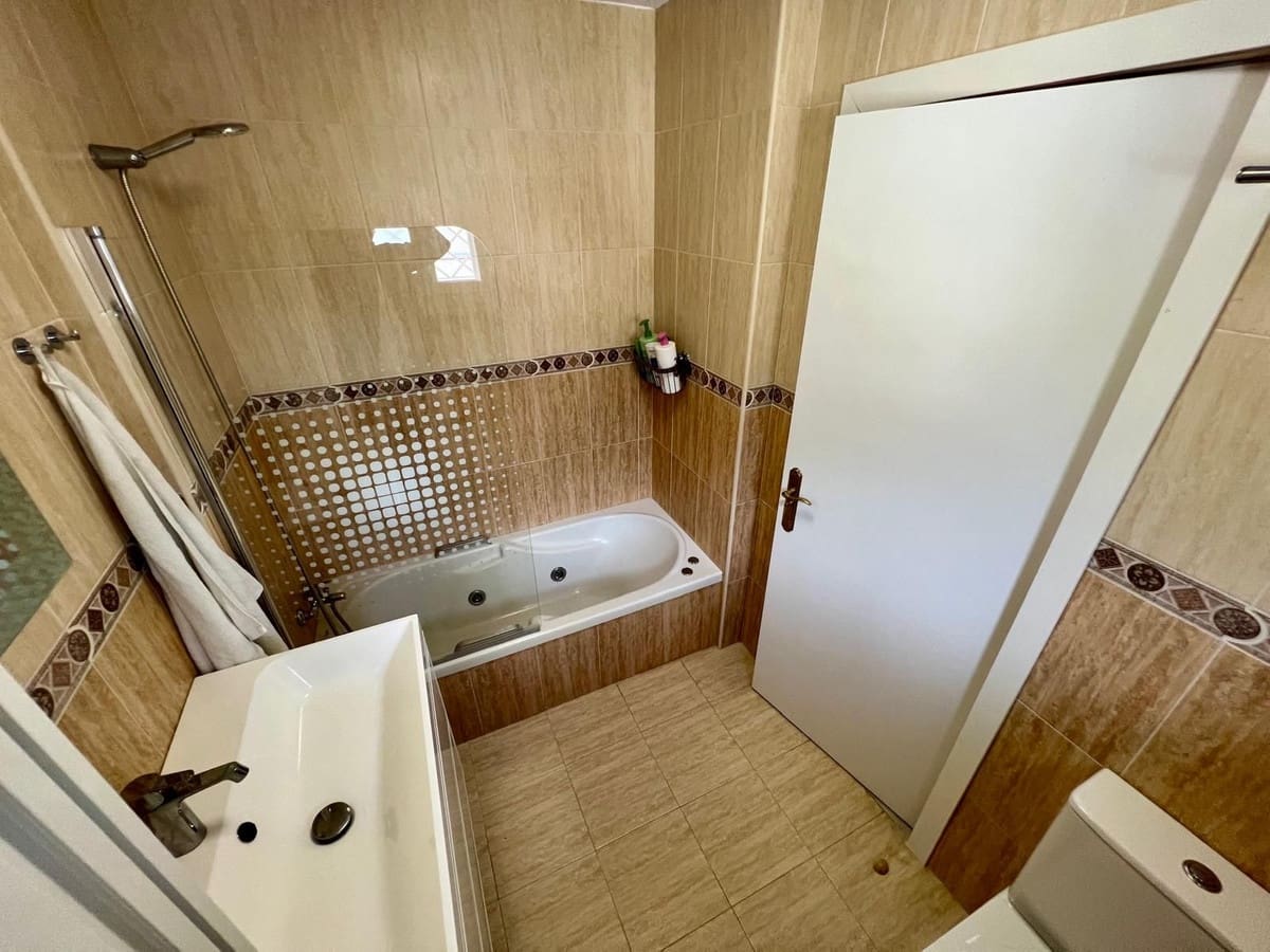 3 soverom Hus til salgs i Benalmadena med svømmebasseng garasje - € 389 000 (Ref: 9417377)