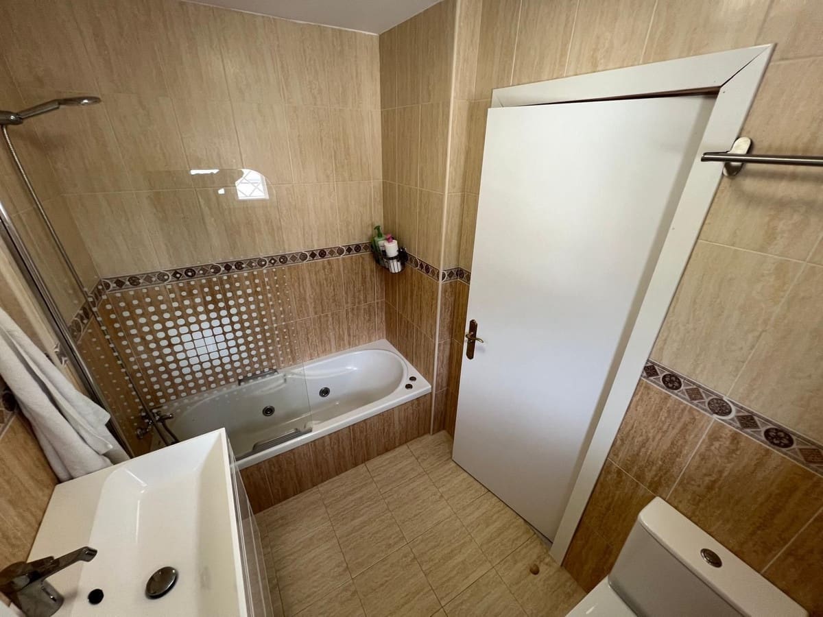 3 soverom Hus til salgs i Benalmadena med svømmebasseng garasje - € 389 000 (Ref: 9417377)