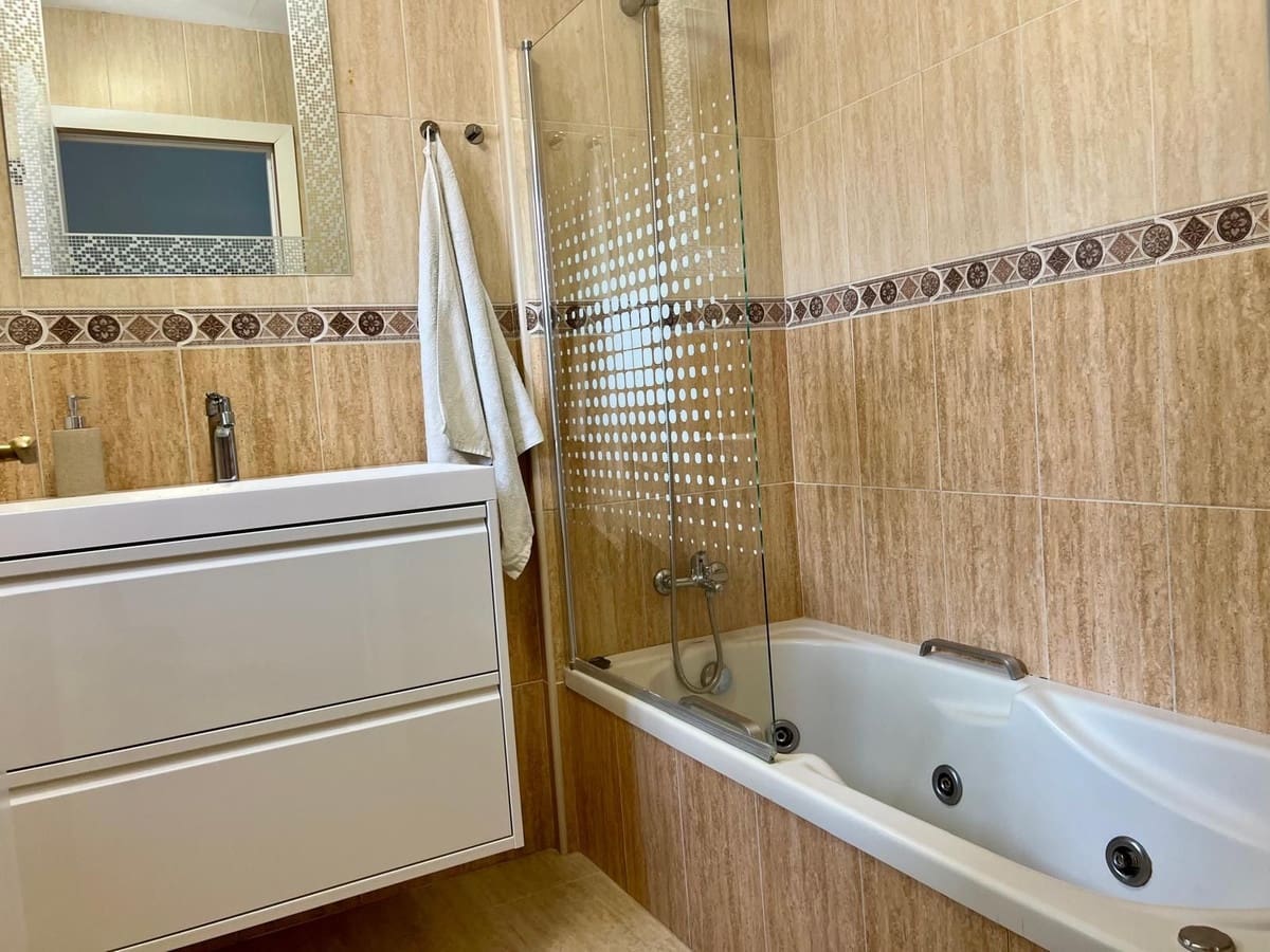 3 soverom Hus til salgs i Benalmadena med svømmebasseng garasje - € 389 000 (Ref: 9417377)