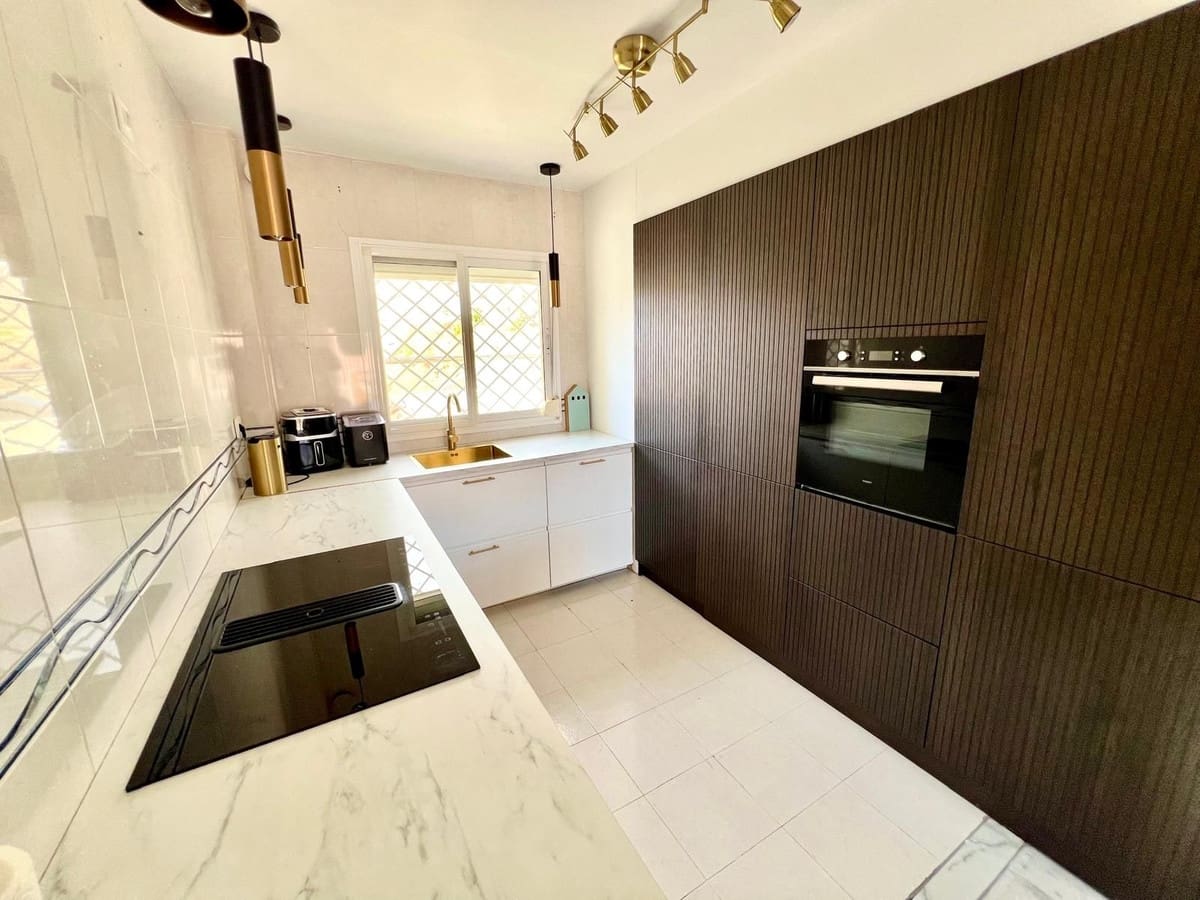 3 soverom Hus til salgs i Benalmadena med svømmebasseng garasje - € 389 000 (Ref: 9417377)