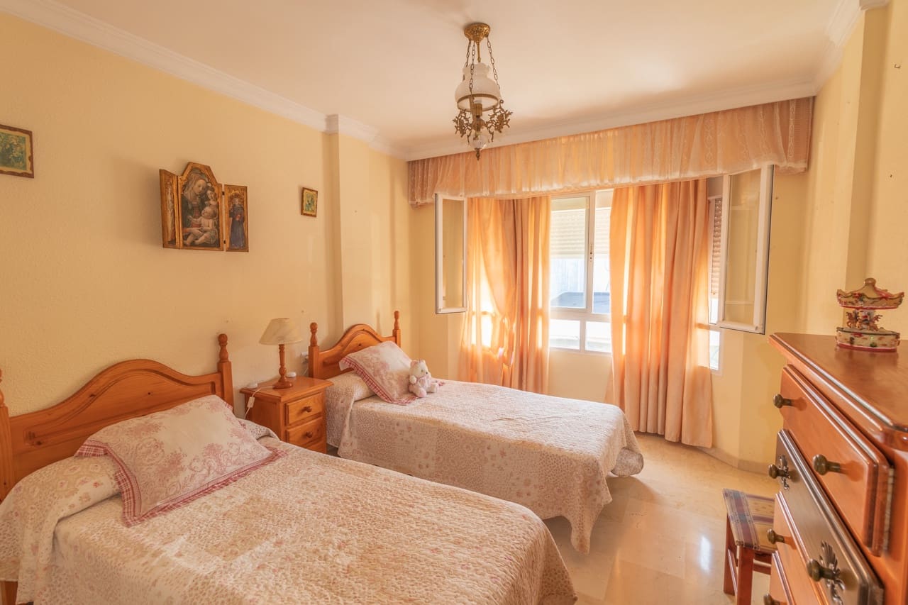 3 soveværelse Lejlighed til salg i Estepona - € 550.000 (Ref: 10100760)