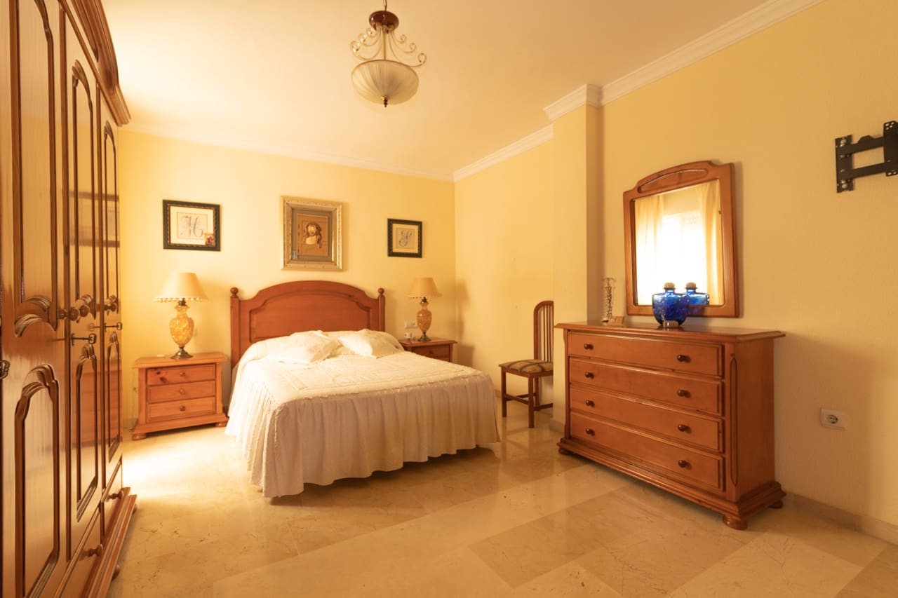3 soveværelse Lejlighed til salg i Estepona - € 550.000 (Ref: 10100760)