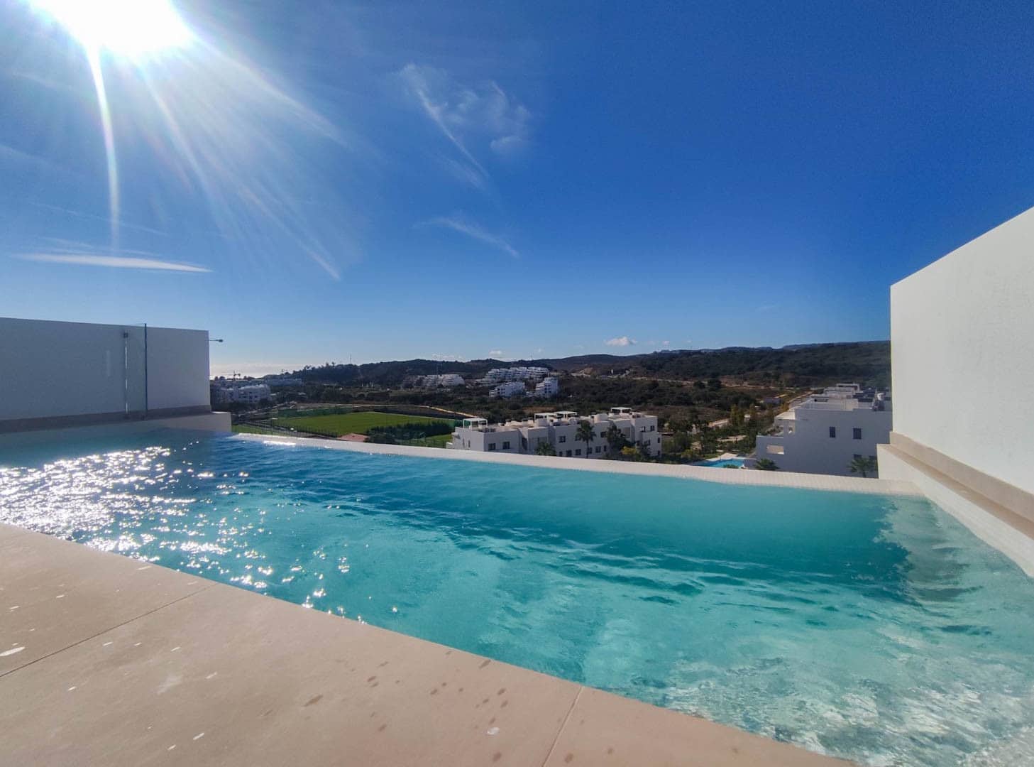 3 bedroom Penthouse for sale in Estepona with pool garage - € 1,100,000 (Ref: 6833664)