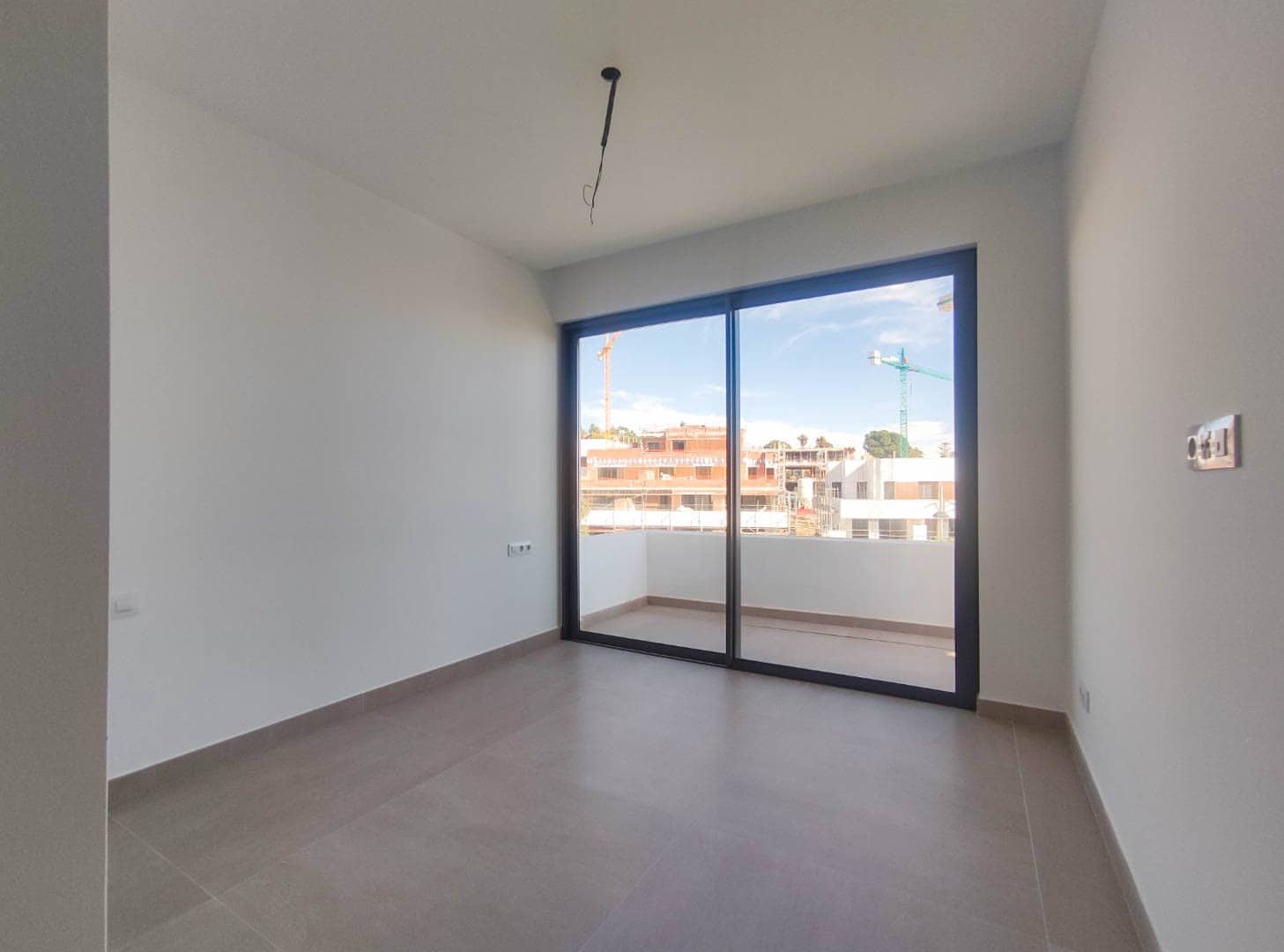 3 bedroom Penthouse for sale in Estepona with pool garage - € 1,100,000 (Ref: 6833664)