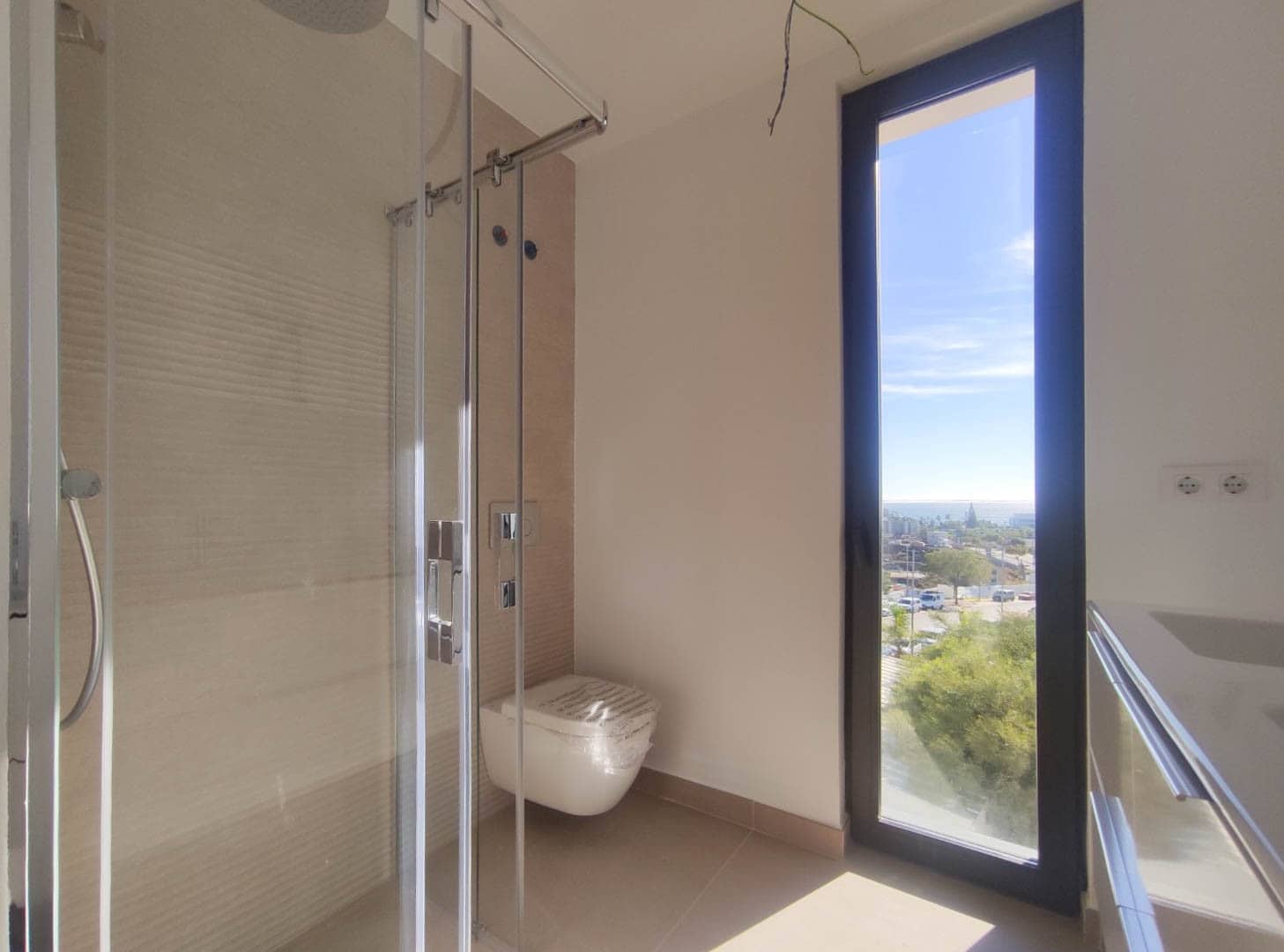 3 bedroom Penthouse for sale in Estepona with pool garage - € 1,100,000 (Ref: 6833664)