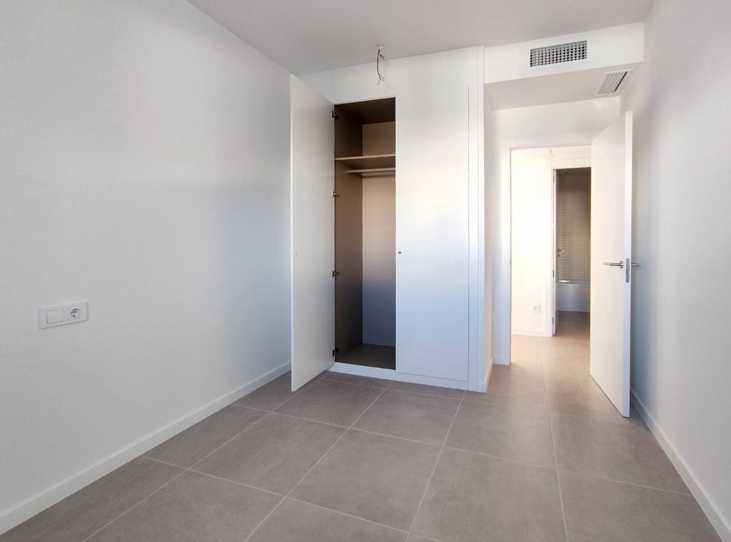 2 makuuhuone Huoneisto myytävänä paikassa New Golden Mile mukana uima-altaan - 443 800 € (Ref: 9433446)